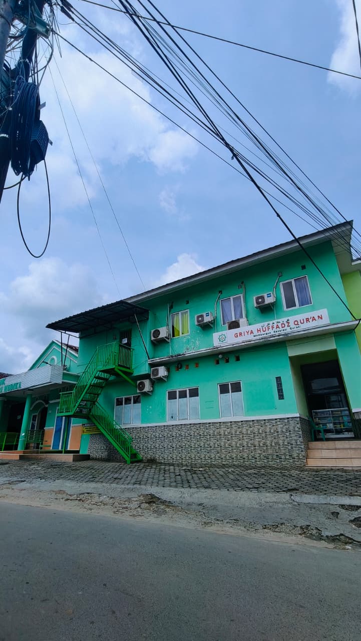 Griya Huffadz Qur'an — tampak samping